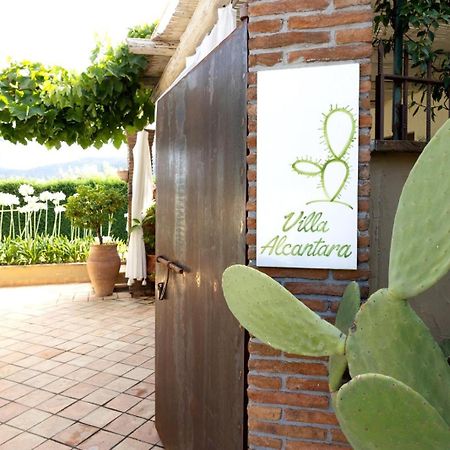 Villa Alcantara Di Charme Graniti Exteriér fotografie