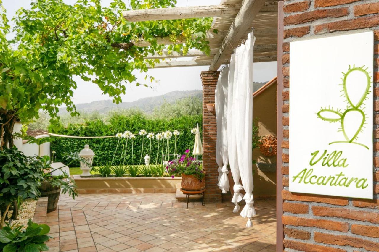 Villa Alcantara Di Charme Graniti Exteriér fotografie